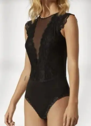 Dámske čierne čipkované body (H&M)