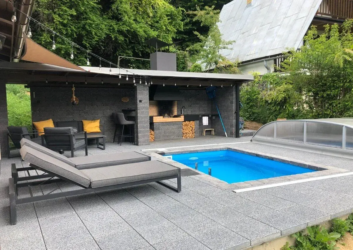Prenajom Chata /SAUNA,BAZEN/5 lôžok