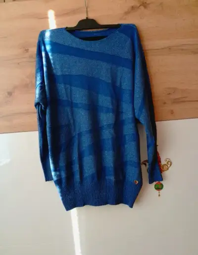 Krásne svetre veľkosť M/L