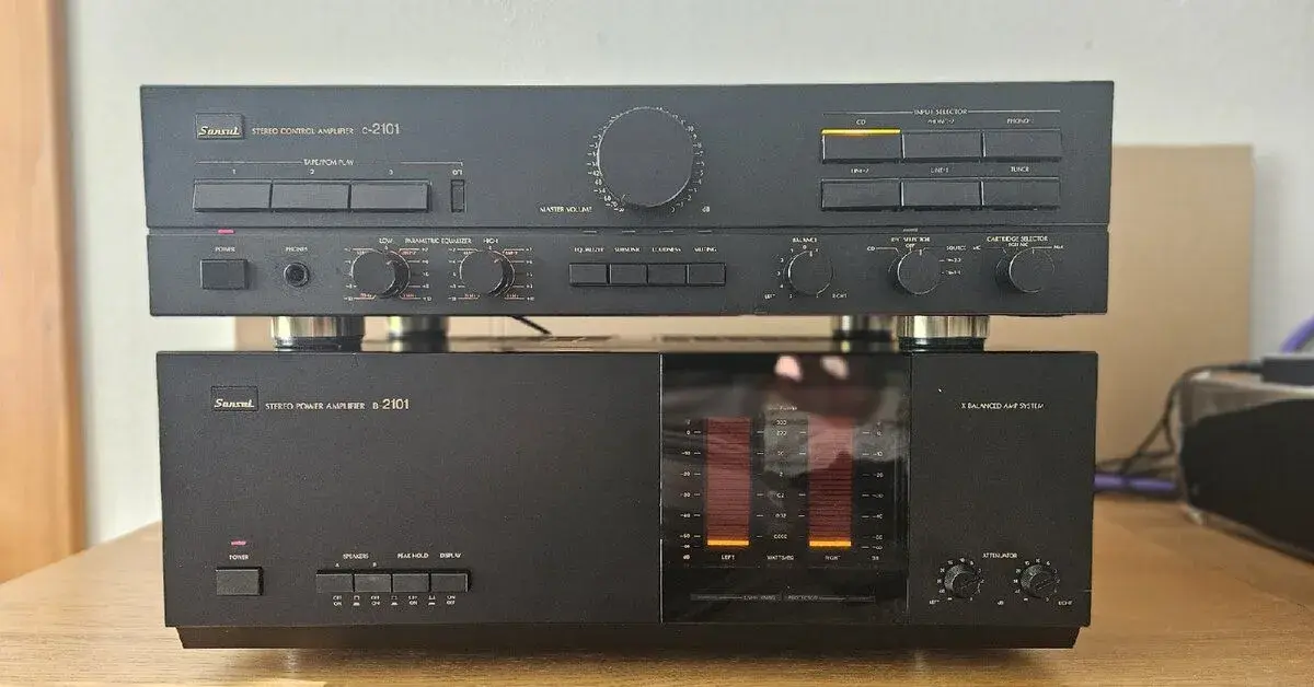 SANSUI C-2101 + B-2101 (2×200W RMS)