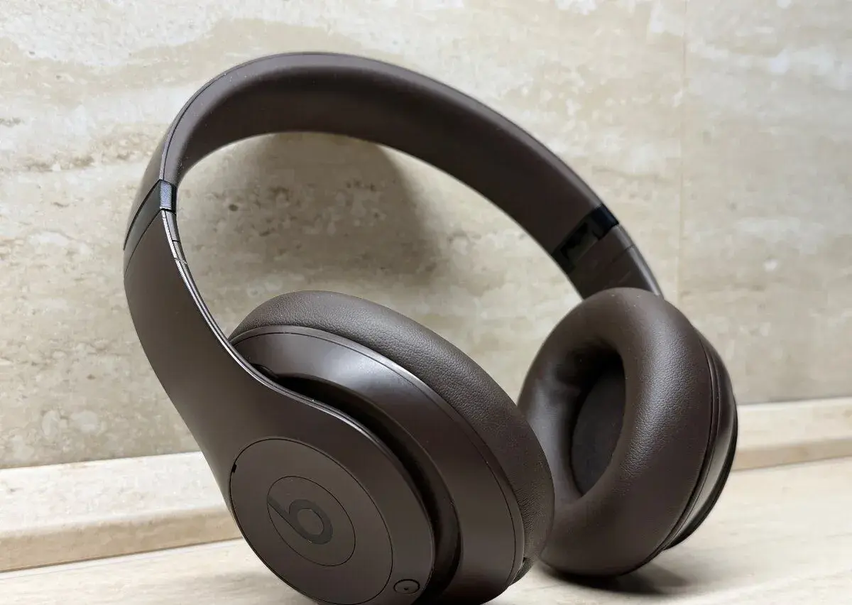 Beats Studio Pro Brown
