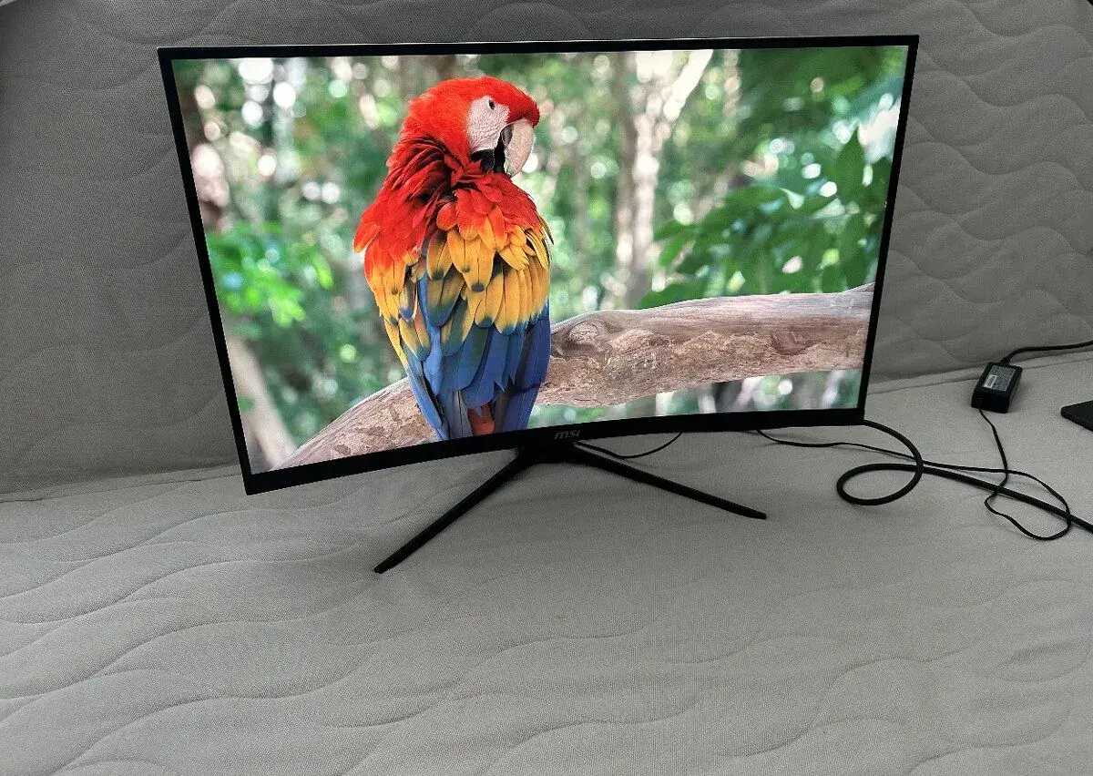 4K monitor MSI 31,5 inch Optix321CURV (32 palcový)
