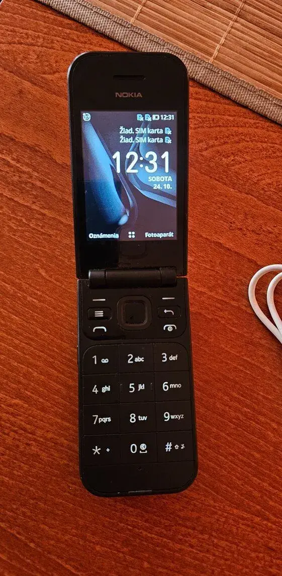 Nokia 2720 Flip