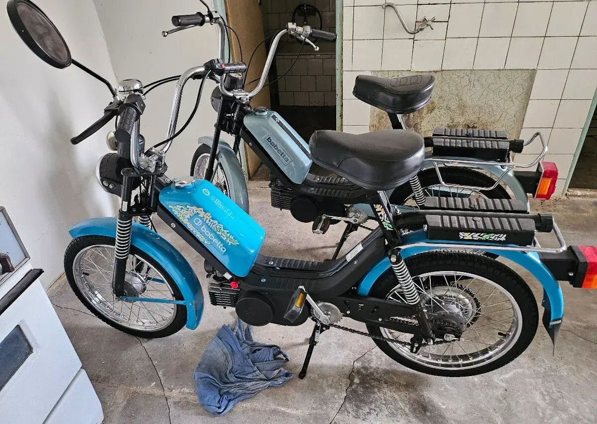 Babeta 210 LUX STAV , ORIGINALNY STAV , KRASNA