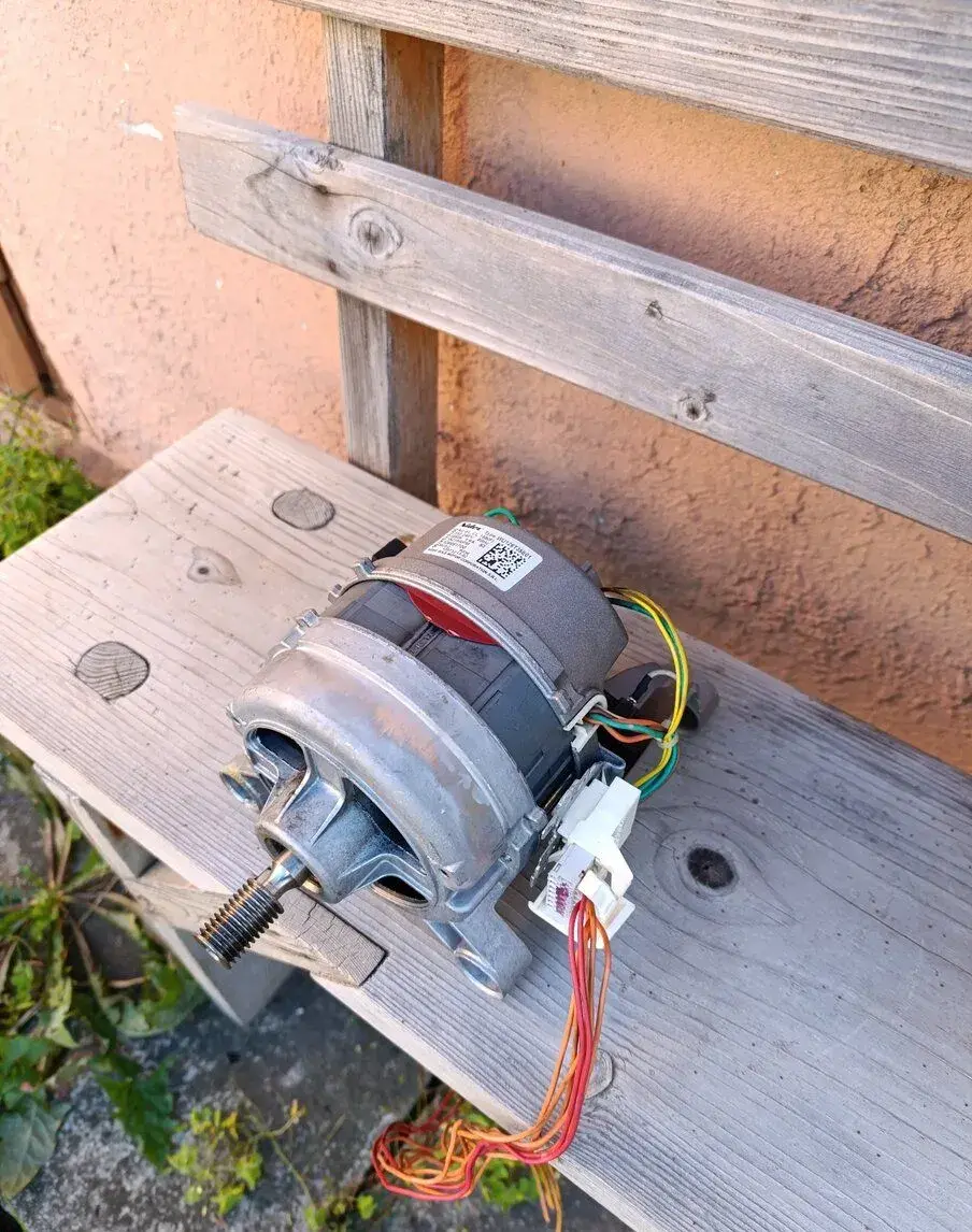 Motor do práčky