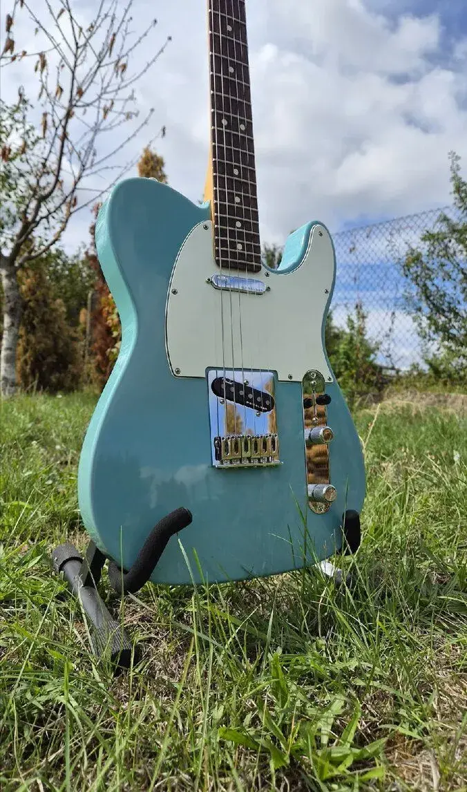 Fender Telecaster Player II (Noiseless upgrade)