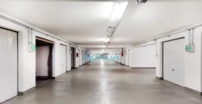 Bezpečný, suchý skladový priestor 37 m², prístup autom 24/7,