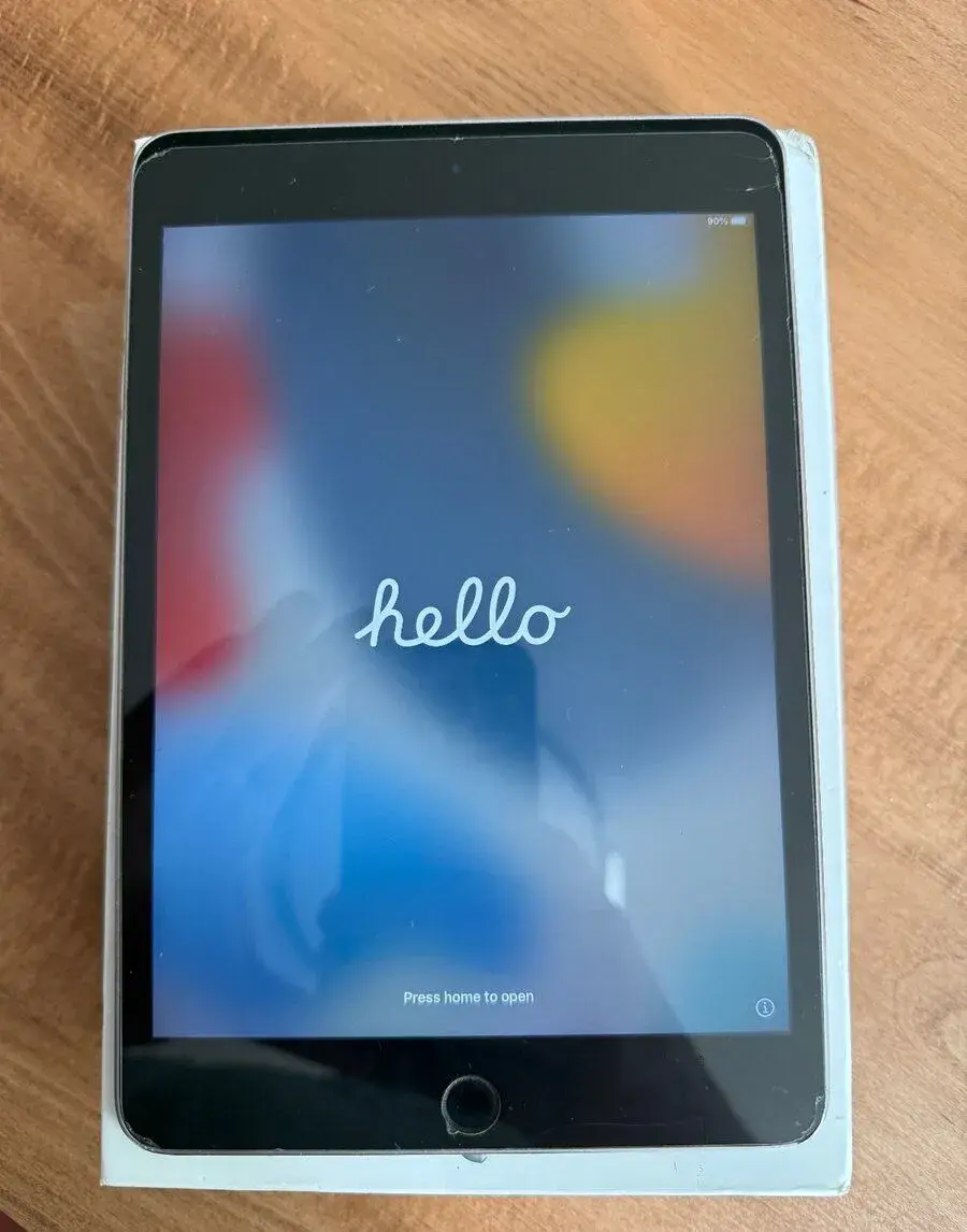 Apple iPad mini 4