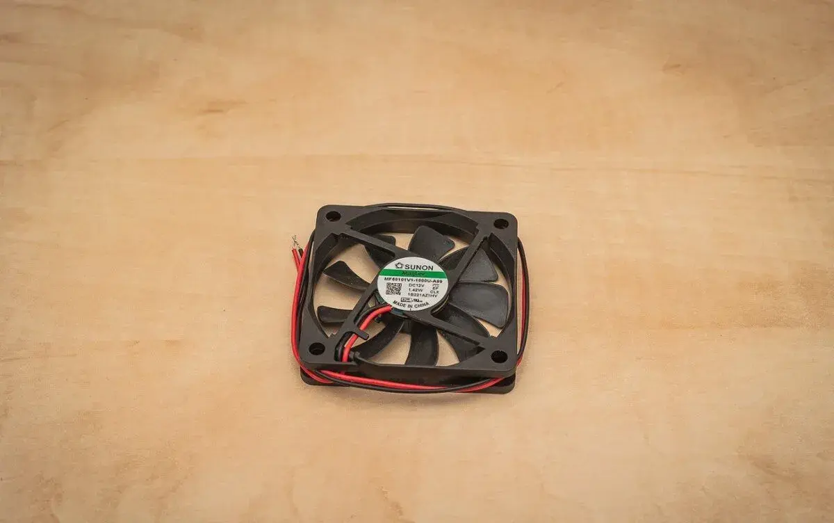 Sunon MagLev 60 mm ventilátor 12 V