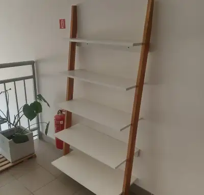 Policový regál/knižnica masív orech