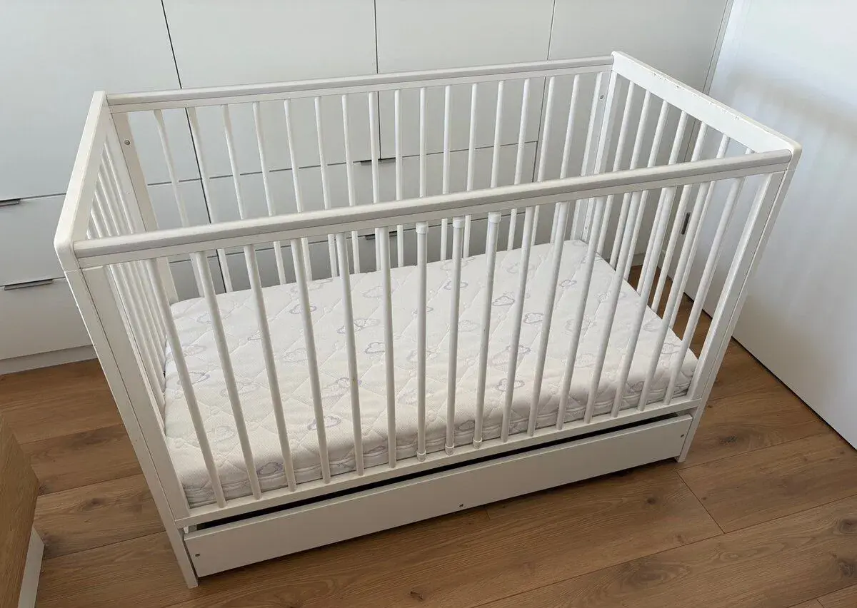 Detská postieľka Klups Timi 120x60 s matracom Träumeland
