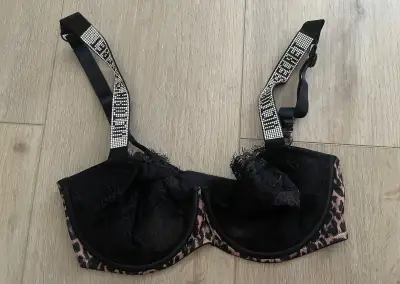 Leopardia kamienková podprsenka od Victoria’s Secret 75D