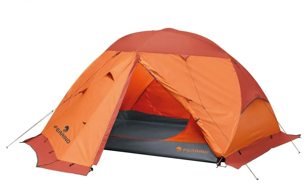 Ferrino Svalbard 3.0 - celoročný expedičný stan