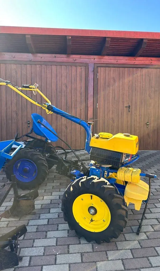 Malotraktor AGZAT s príslušenstvom