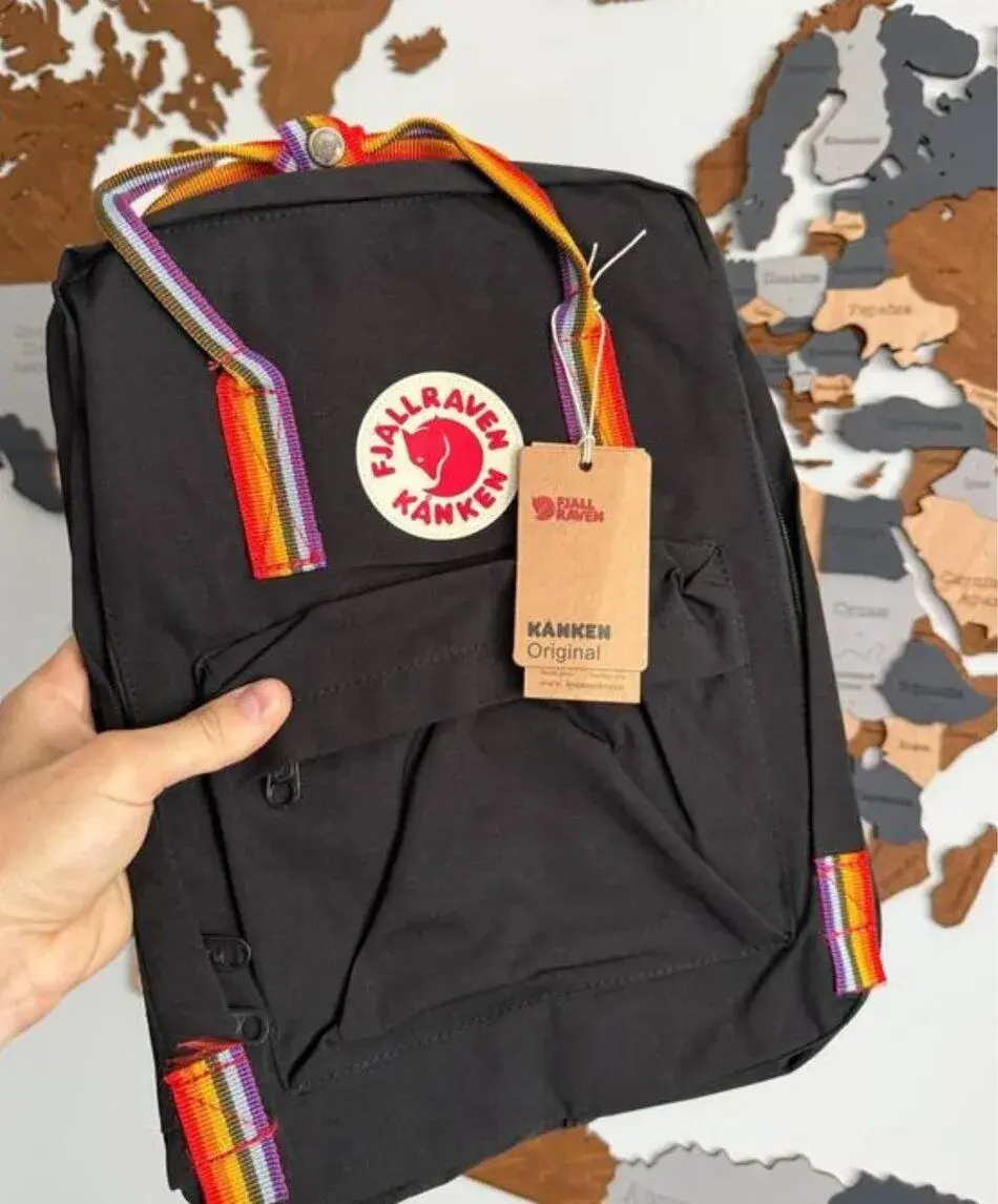 Vodoodolný Fjällräven Kånken 16 l čierny „Rainbow“
