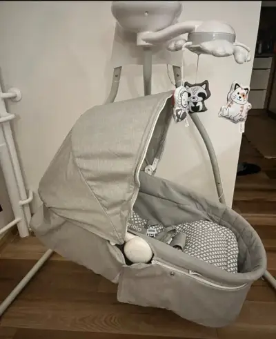 Lionelo hojdačka Henny