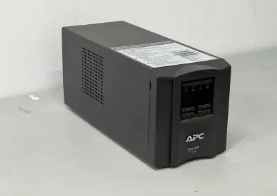 APC Smart-UPS 750 VA LCD (SMT750I) – bez funkčnej batérie