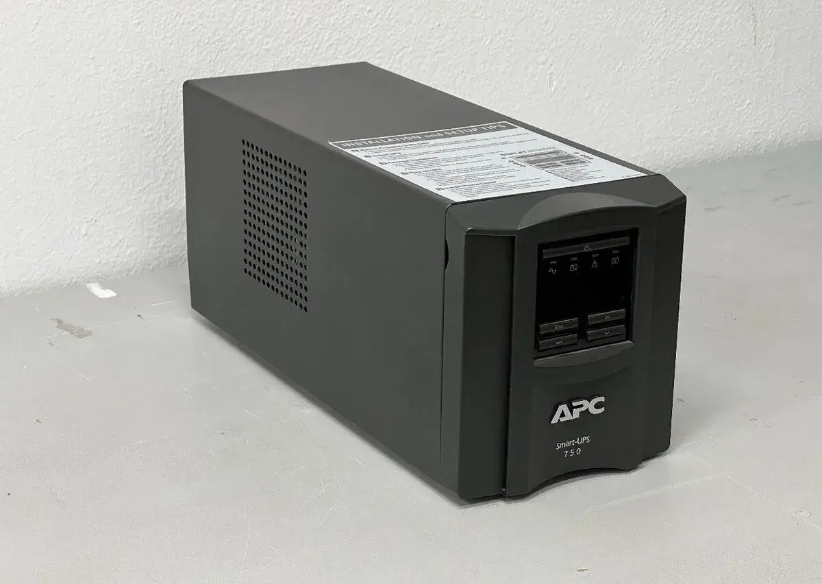 APC Smart-UPS 750 VA LCD (SMT750I) – bez funkčnej batérie