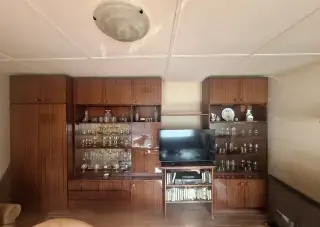 Darujem staršiu obývaciu stenu