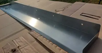 Nerezový parapet 153 x 17 cm