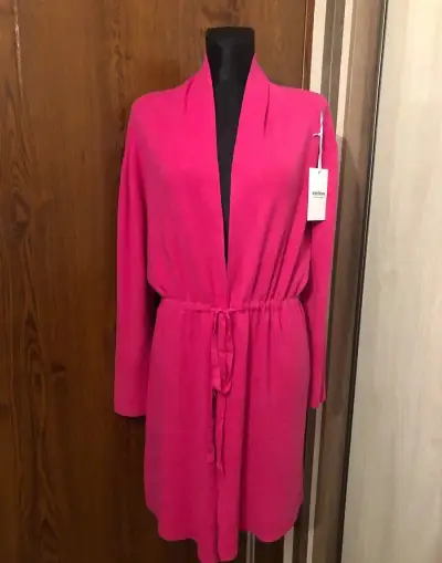 DÁMSKE SVETRE-KARDIGAN….M-L…NOVE