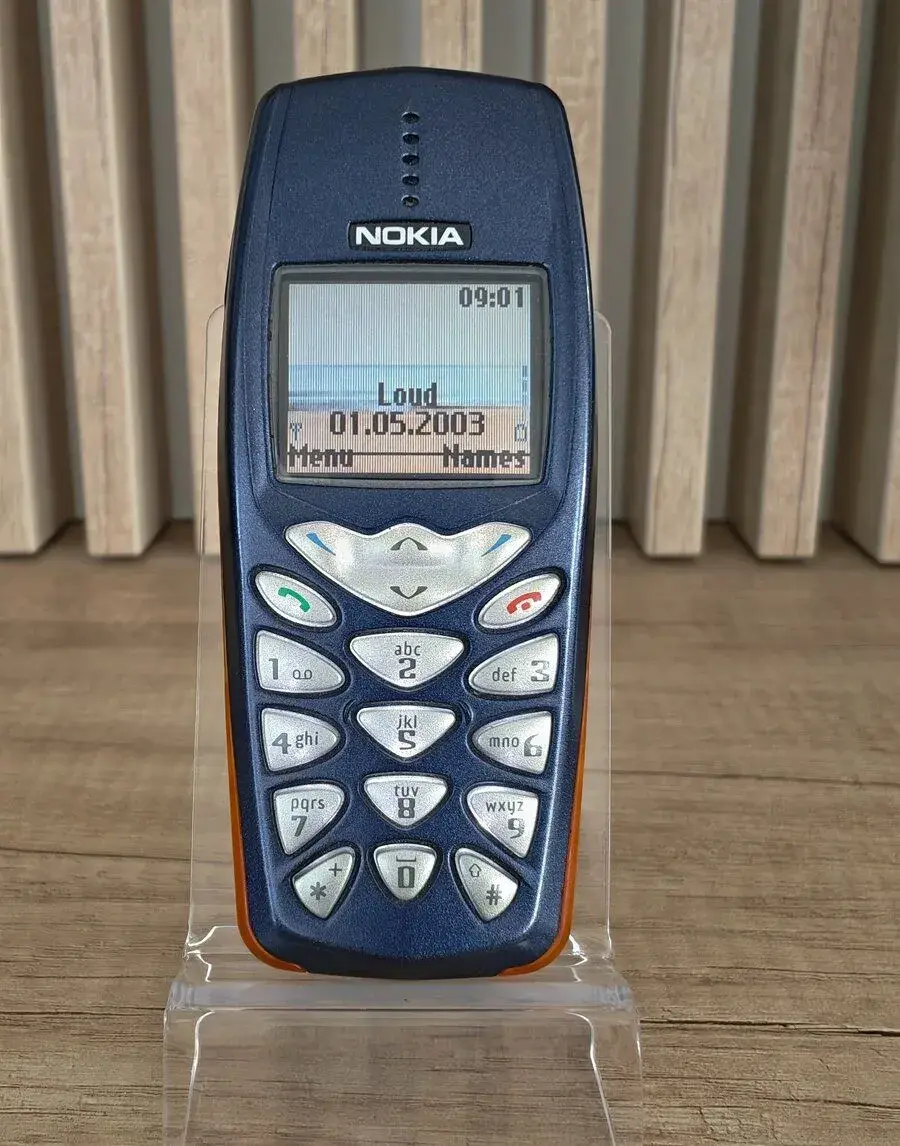Nokia 3510i, malá vada displeja.