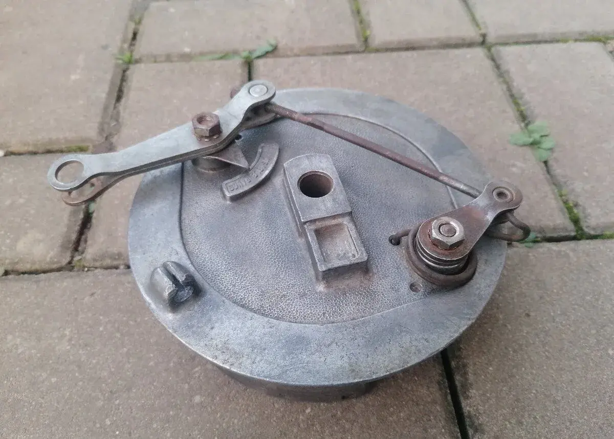 Brzdový štít na Jawa 350/ 634