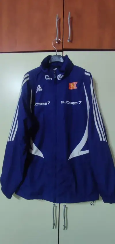 Športovú bundu ADIDAS.