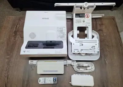 Epson EB-725Wi + držiak + komplet dotyková sada s perami