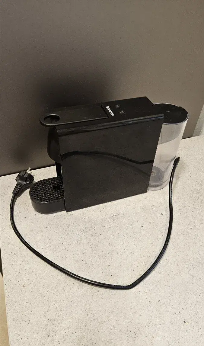 Nespresso Krups Essenza Mini + plniteľné kapsule