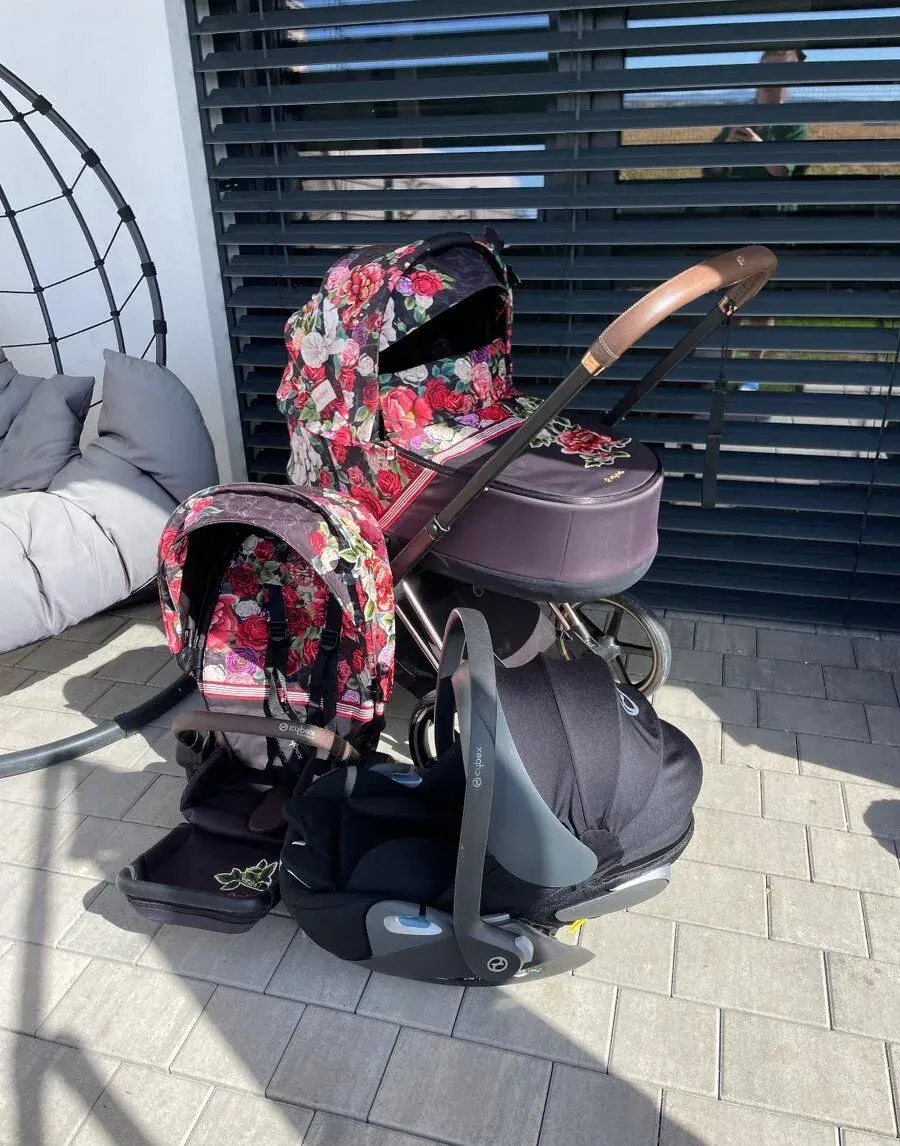 Nádherný Cybex Platinum Priam Spring Blossom Dark