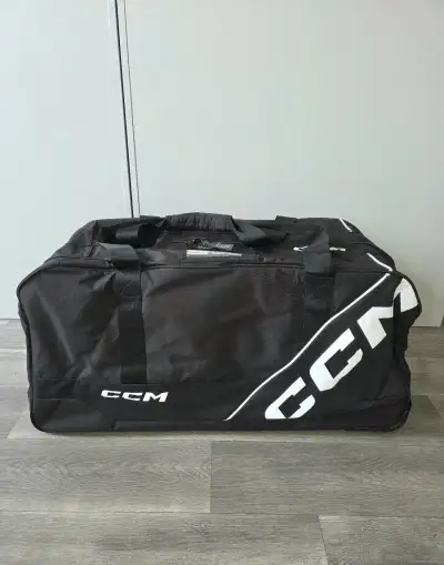 Hokejová taška s kolieskami CCM 520