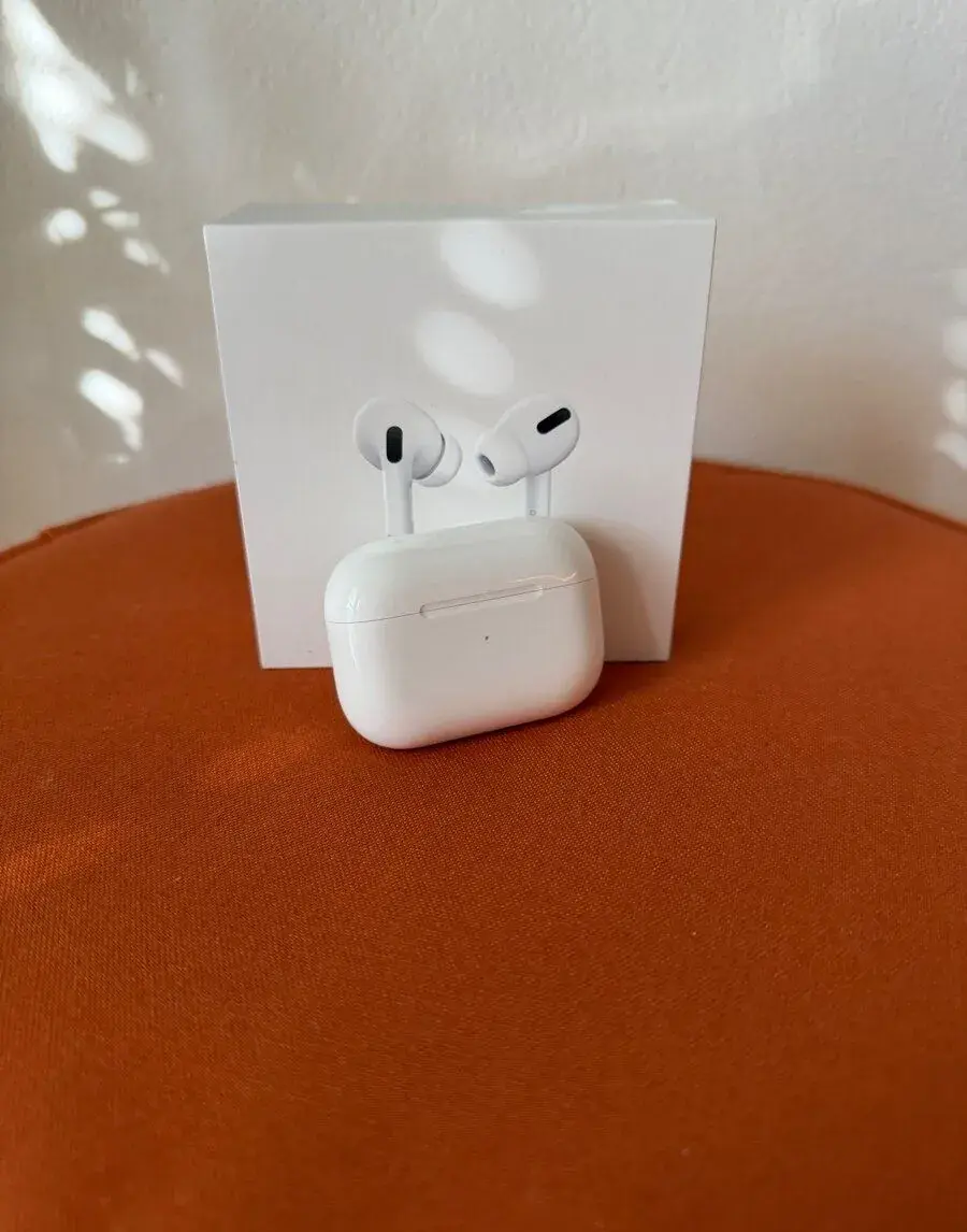 Apple AirPods Pro (1. generácia)