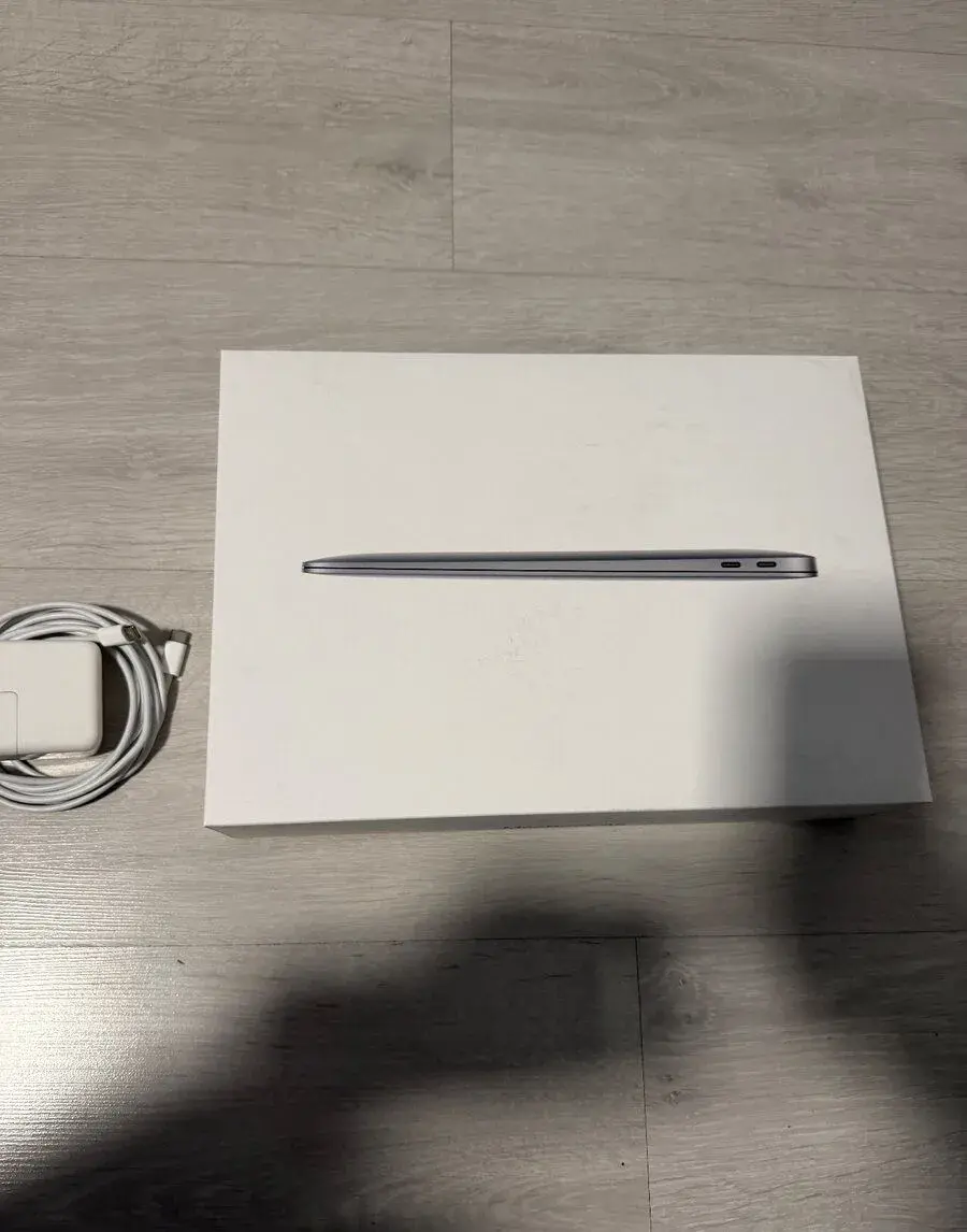 Apple MacBook Air m1,8g/256 gb