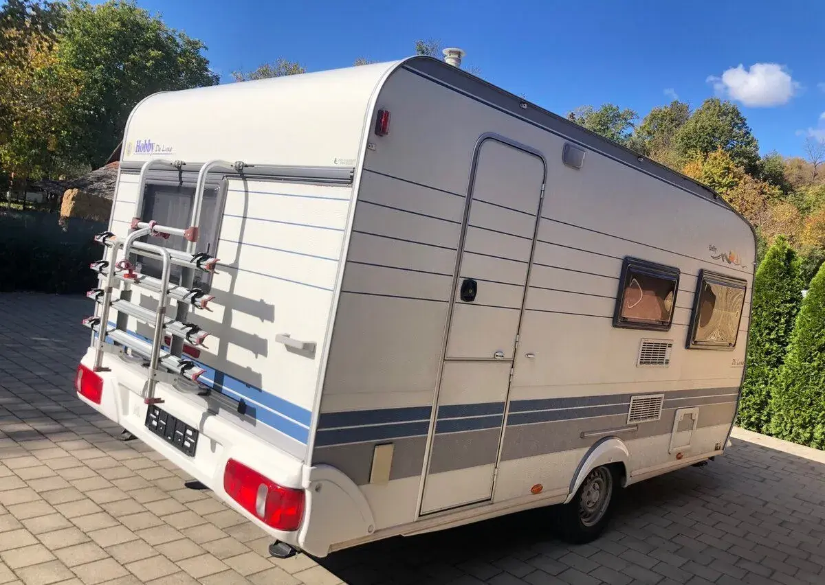 Karavan Hobby 440 De Luxe Stav Predstan , Nosič