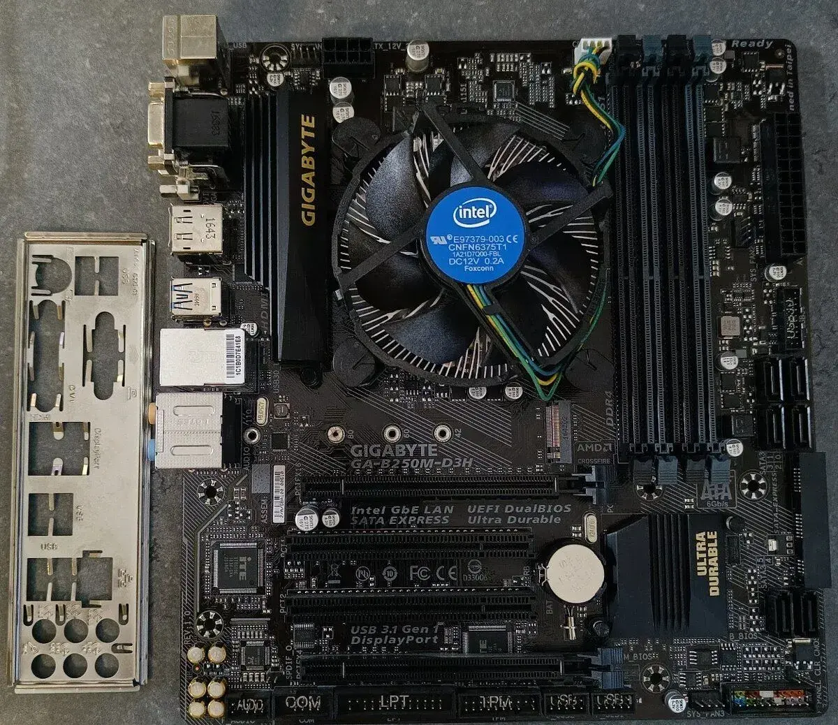 Set Základná doska + I5 7500 +8gb RAM+ chladič na CPU