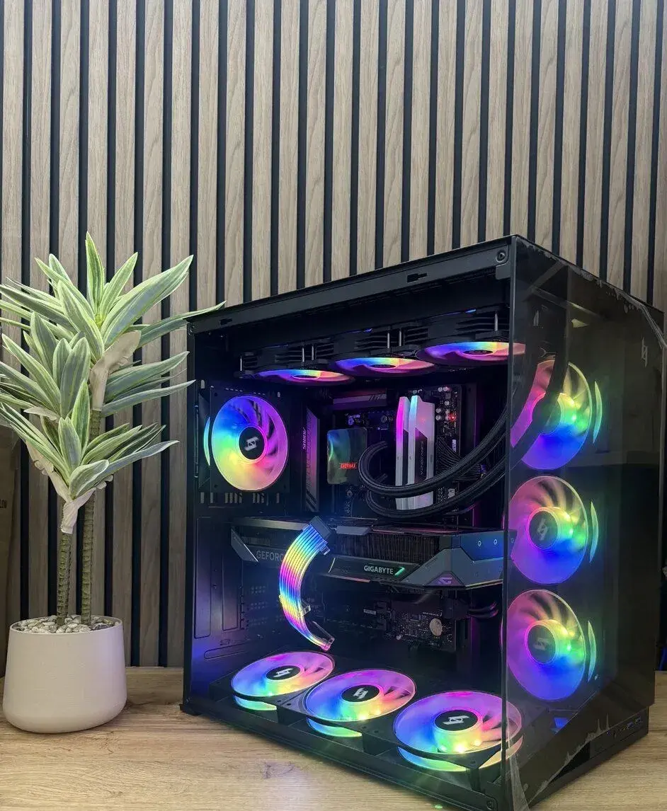 ⭐️Ryzen 7 9800X3D,RTX 5070 12GB,DDR5 32GB⭐️
