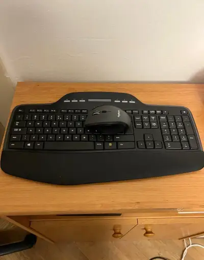 LOGITECH MK710 Wireless Desktop set klávesnica a myš EN