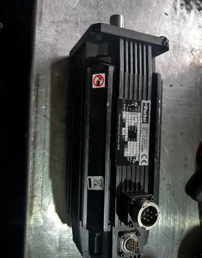 Servomotor, permanentny magnet, generator