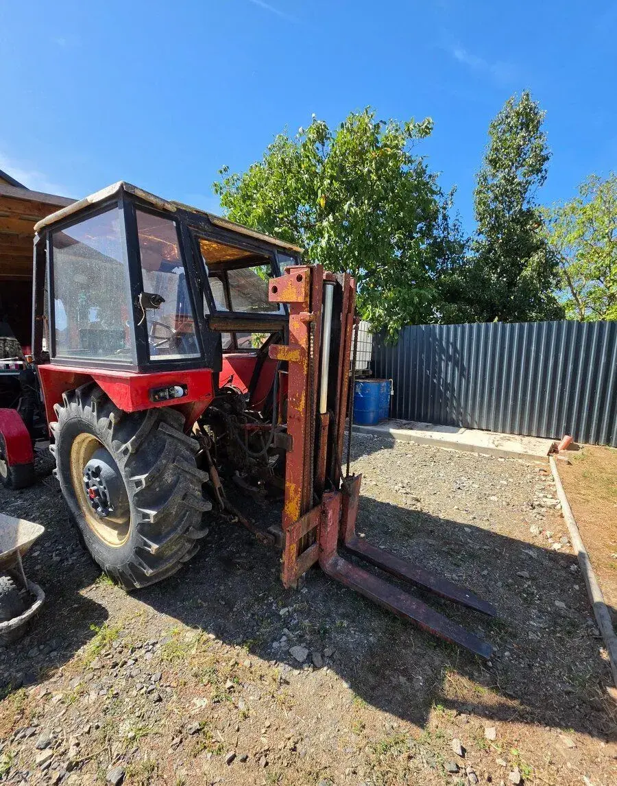 Zetor 6911 s tp + vlecka 5t s tp+ prislusenstvo