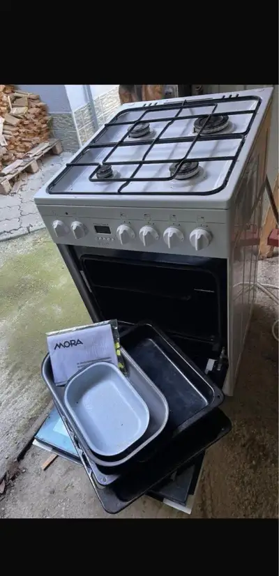 Kombinovaný sporák MORA + plynová hadica a príslušenstvo