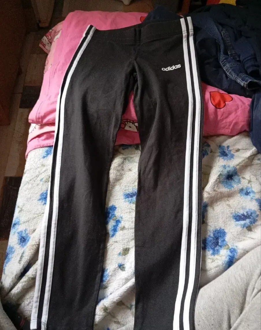Tieto tepláky adidas