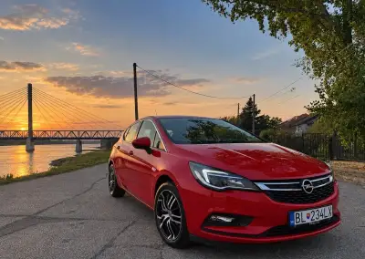 Opel Astra – 2016, 98 617 km