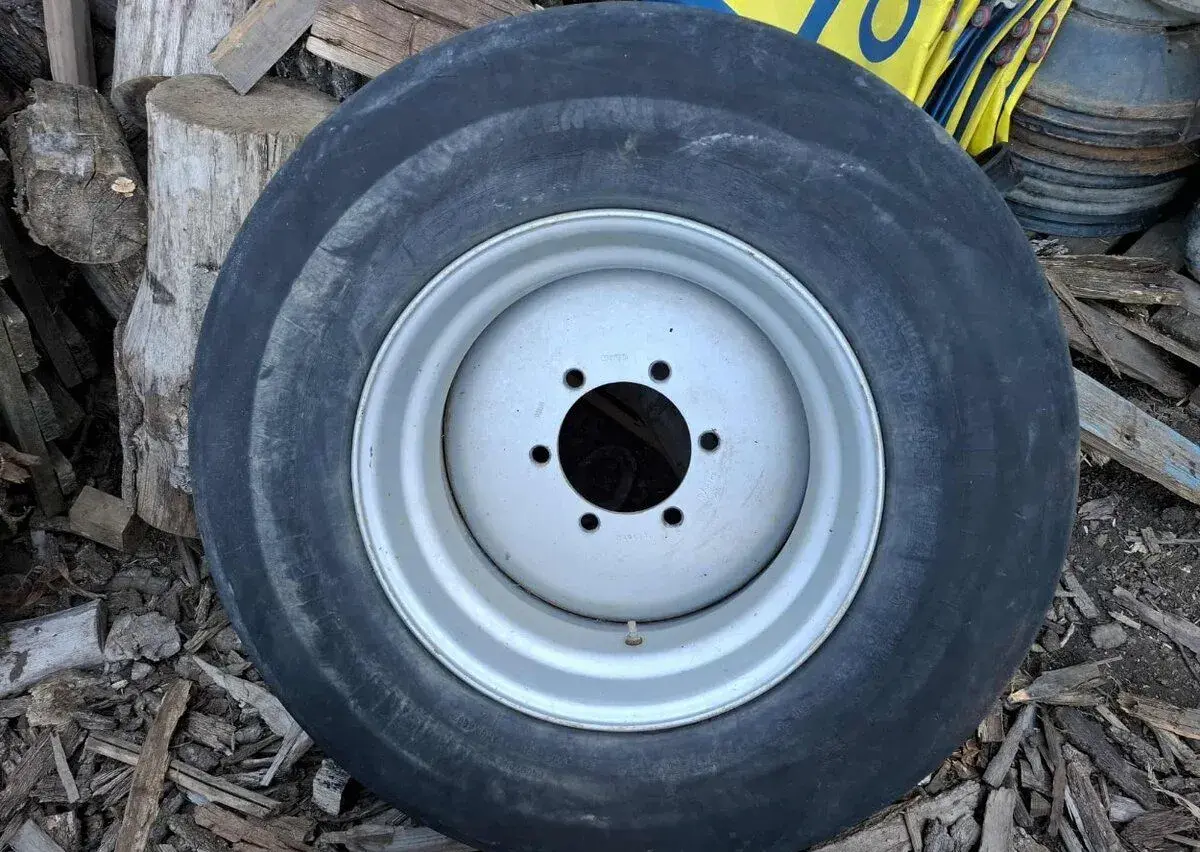 Pneumatiky s diskami 445/45 R19,5
