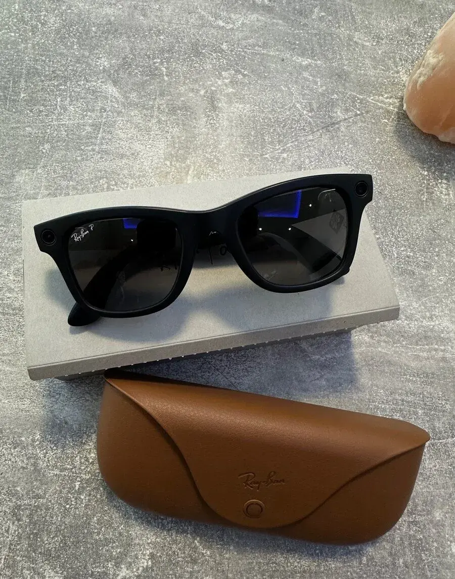 Ray-Ban Wayfarer, 1