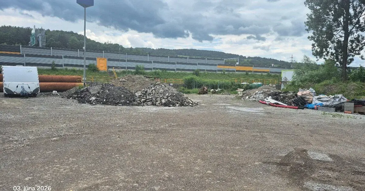 ID 3208 Prenájom: pozemok - parkovanie, skladovanie