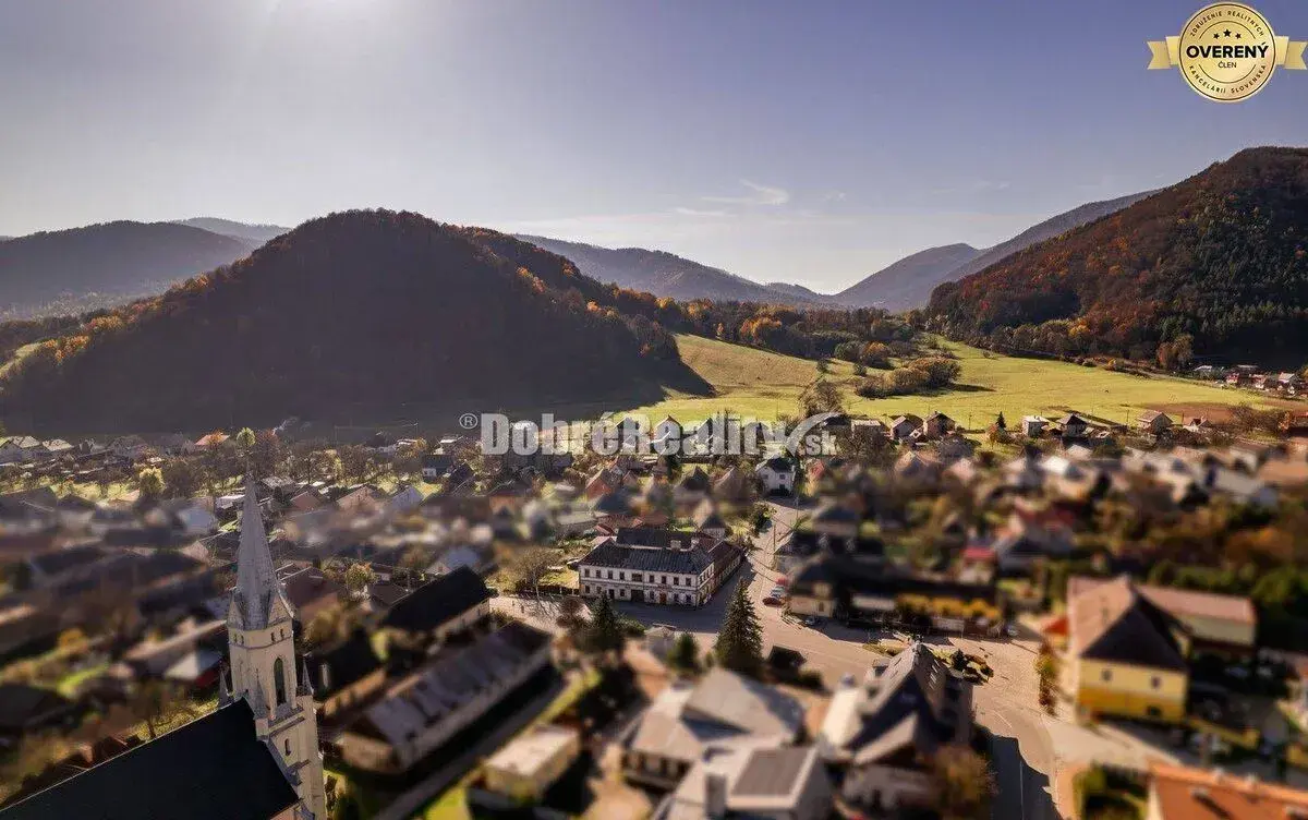 PREDAJ: Historický hostinec pod Muránskym Hradom, 1102 m2, M