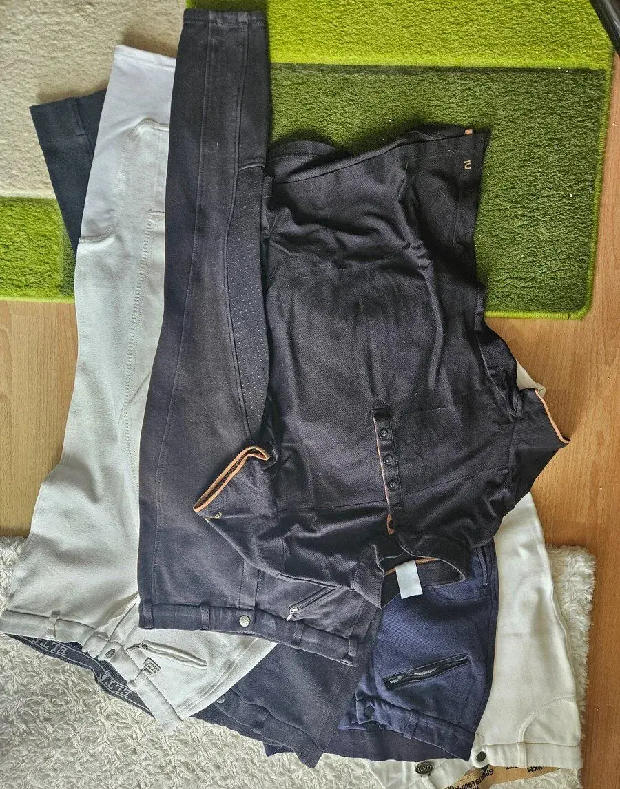 Jazdecké nohavice a tričko