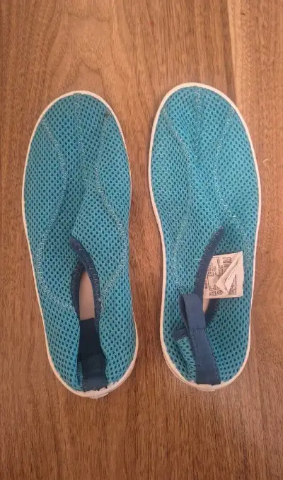 Aquashoes 100 v32-33