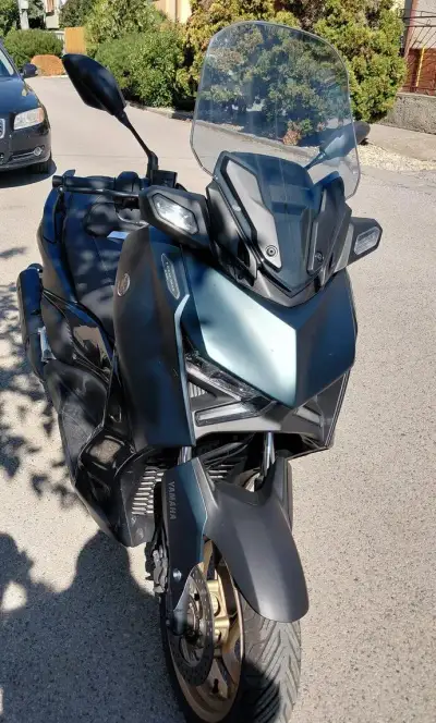 Yamaha XMAX 300 TECH MAX , 5900 km ,rv:2023